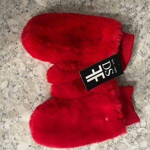 Donna Saylers Fabulous Furs Cherry Red Mittens